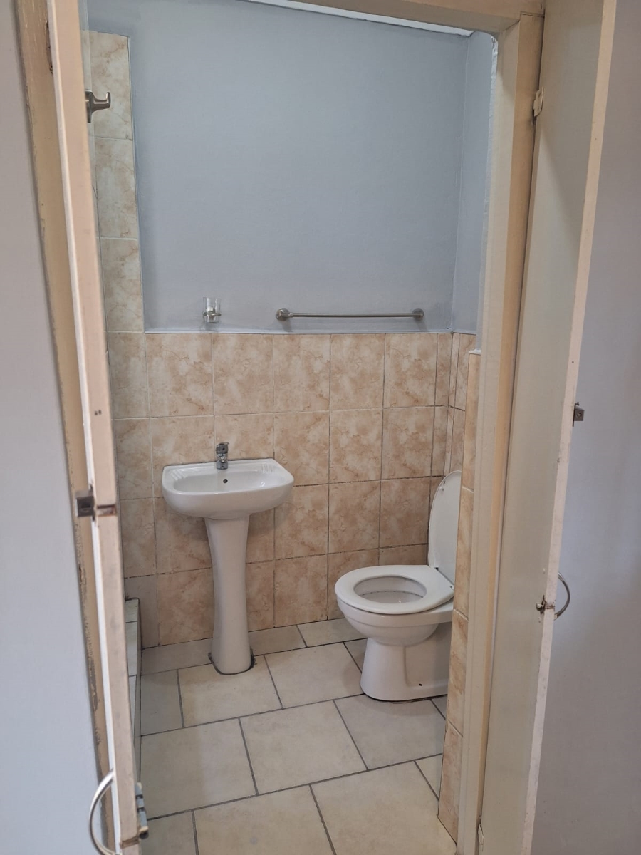 To Let 1 Bedroom Property for Rent in Top Town Eastern Cape